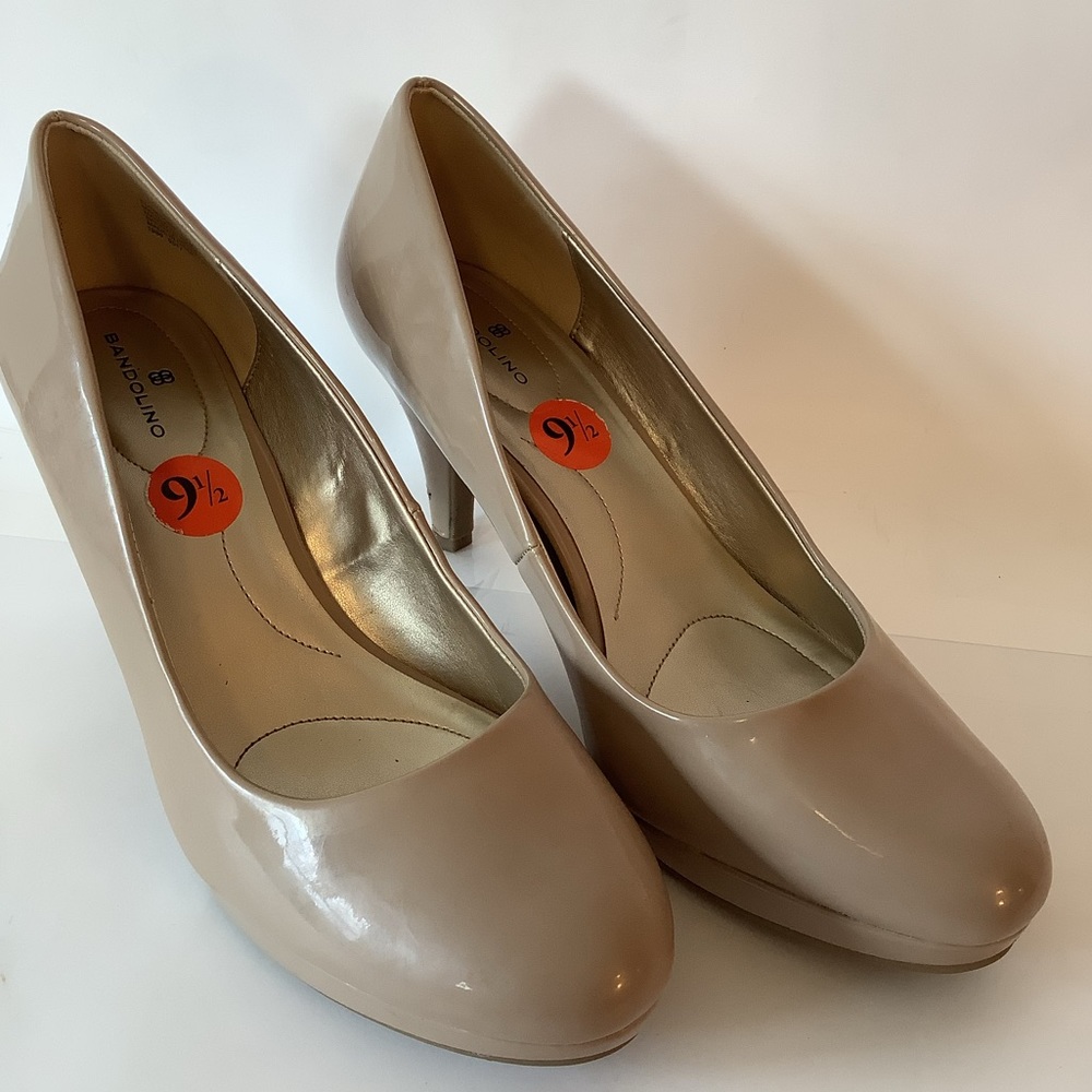 Bandolino Nude Pumps/Heels Woman’s Size 9.5